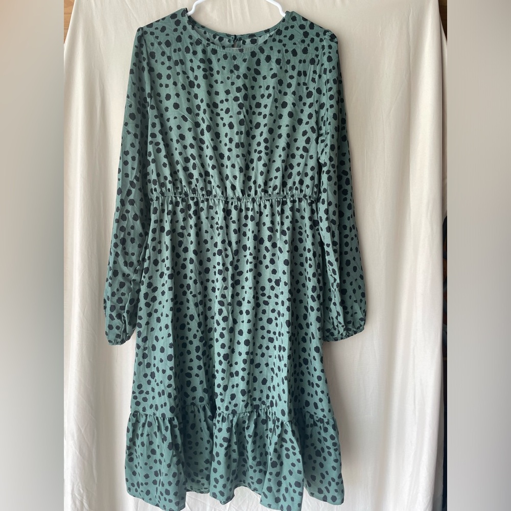 SHEIN Green Ruffled Tiered Sundress with Bishop Sleeves